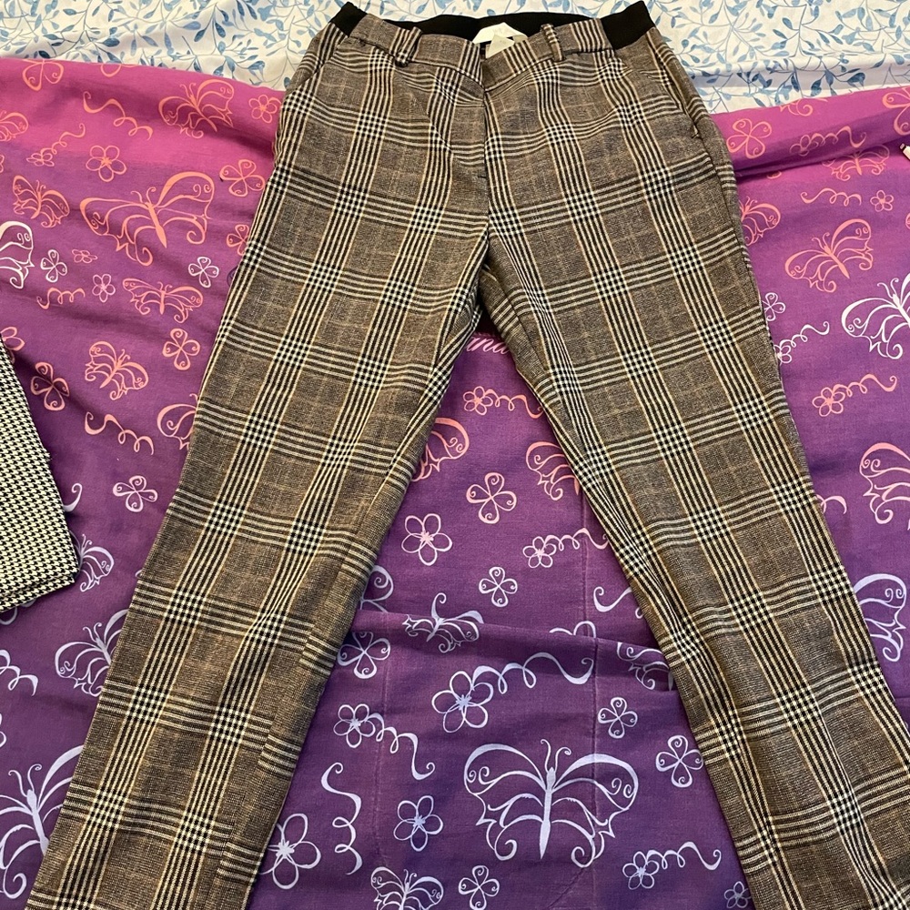 Patterned business casual pants, super sleek and elegant
